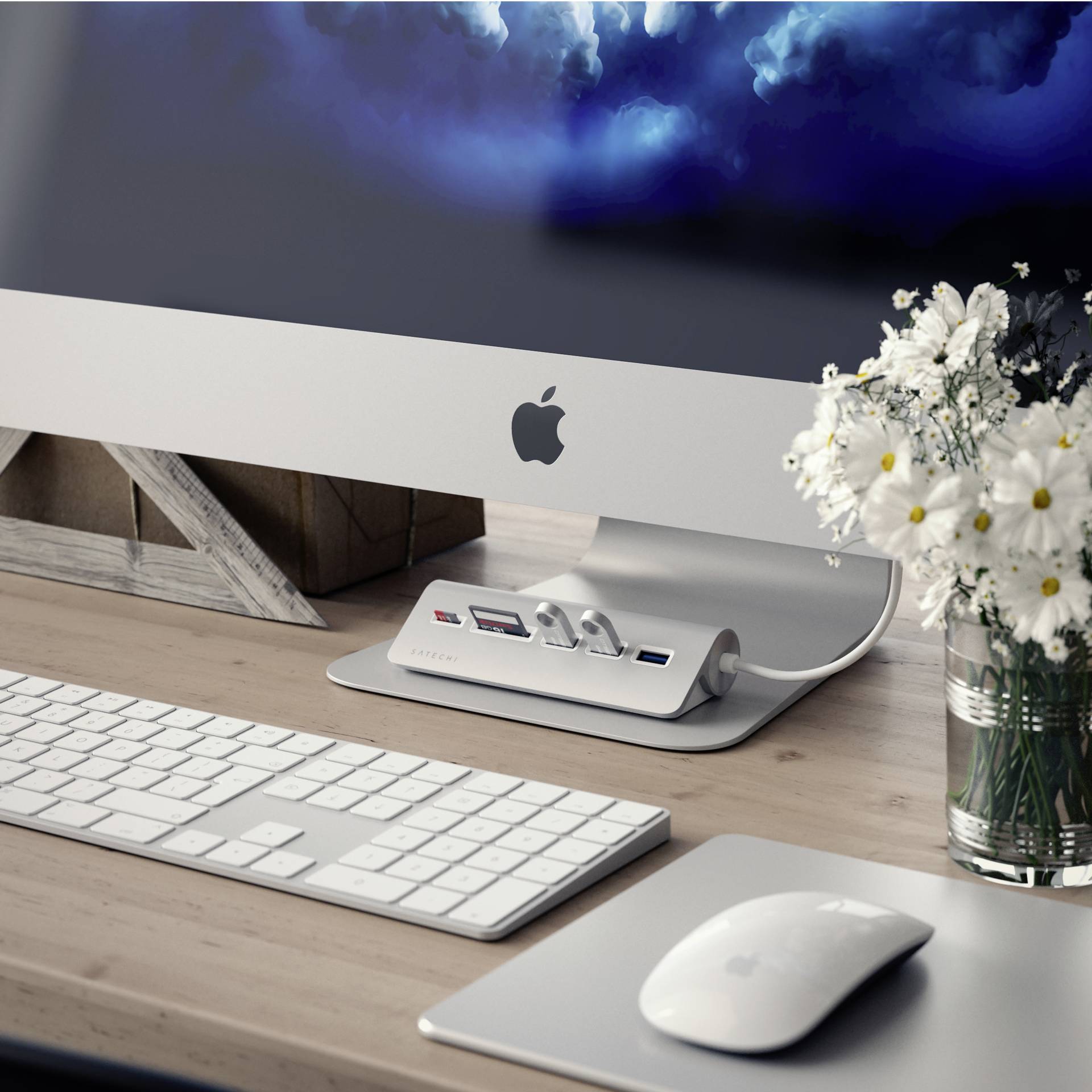 Satechi Type-C Aluminum USB Hub & Card Reader