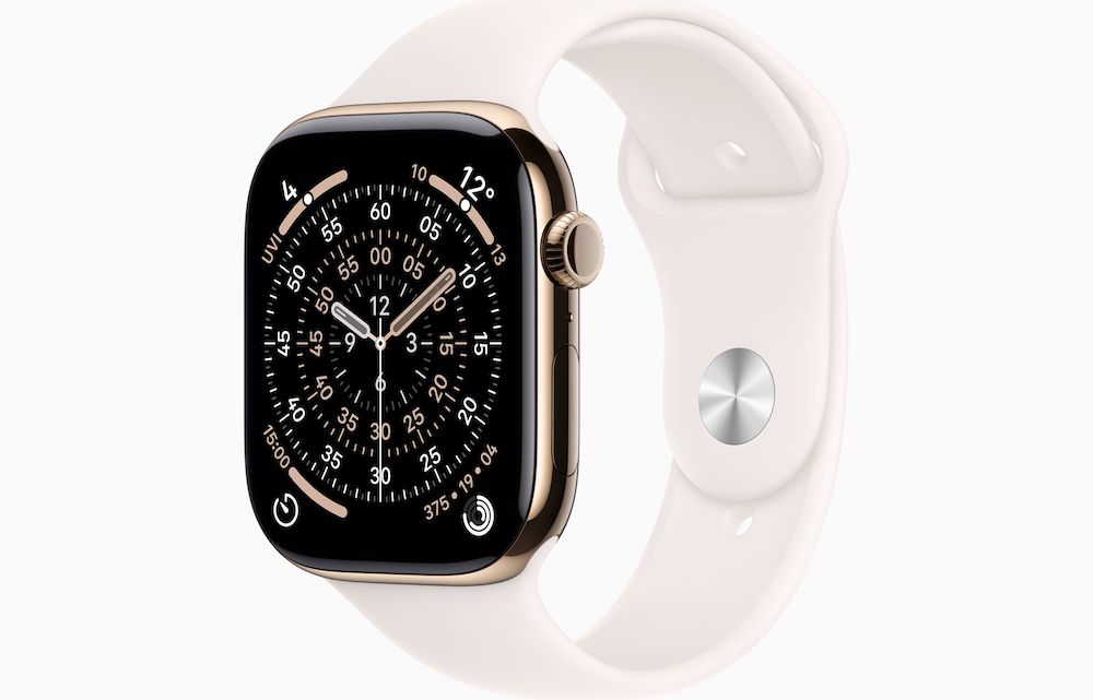 Apple Watch Series 11, GPS + Cellular, 46mm Titangehäuse Gold, Sportarmband Blassrosa, S/M (130-180 mm Umfang)