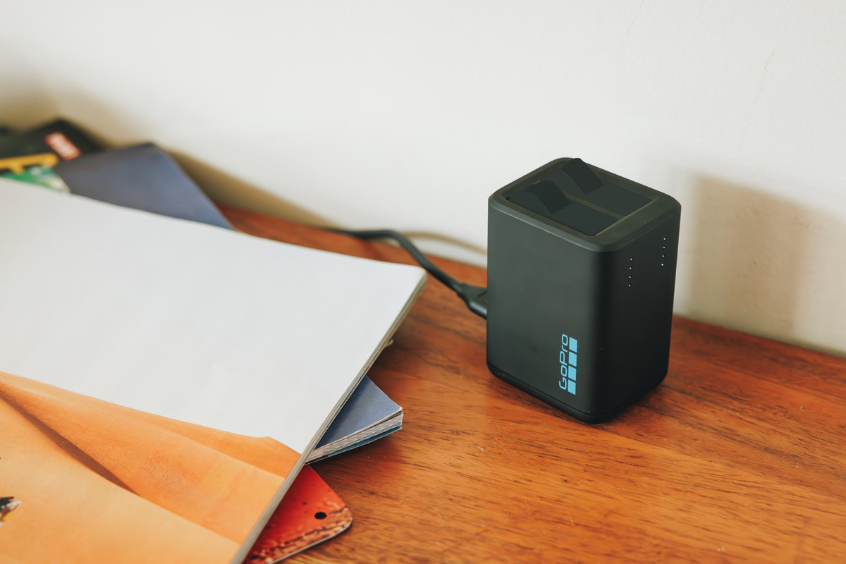 GoPro Dual Batterieladegerät + Batterie für HERO13 Black Kamera