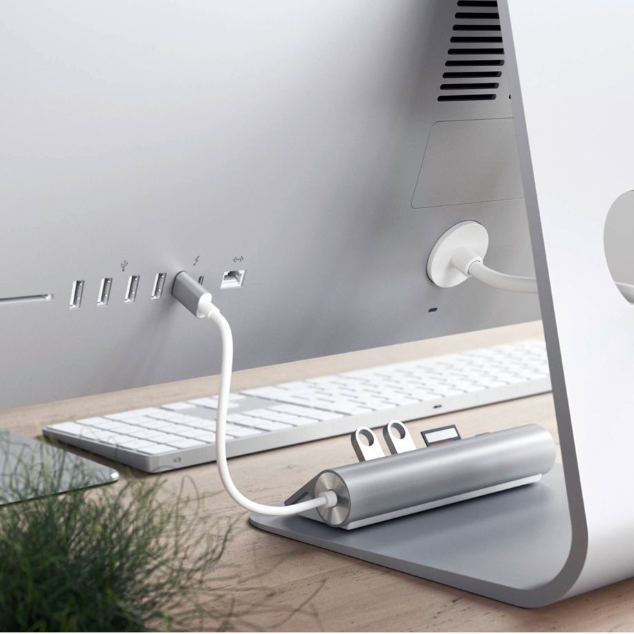 Satechi Type-C Aluminum USB Hub & Card Reader