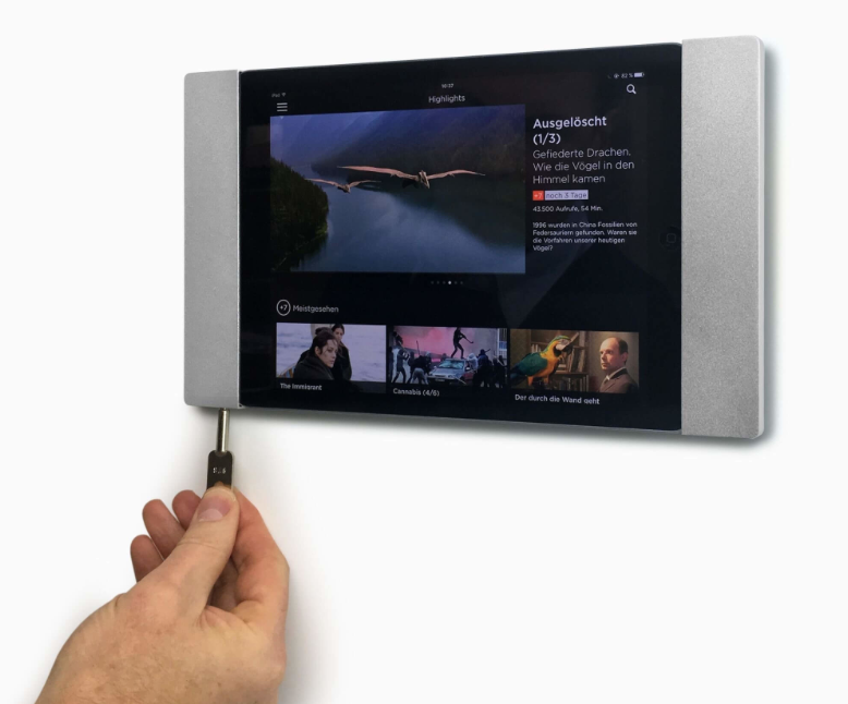 smart things sDock Fix A 10" Wandhalterung für Apple iPad 10,2" (2021 - 2019) / iPad Air (2019) / iPad Pro 10,5" (2017),, Schwarz, Lightning