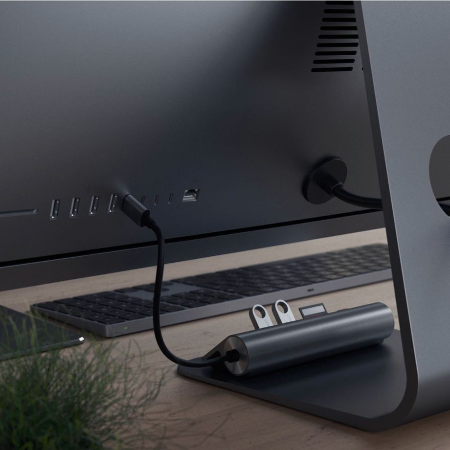 Satechi Type-C Aluminum USB Hub & Card Reader (5 in 1)
